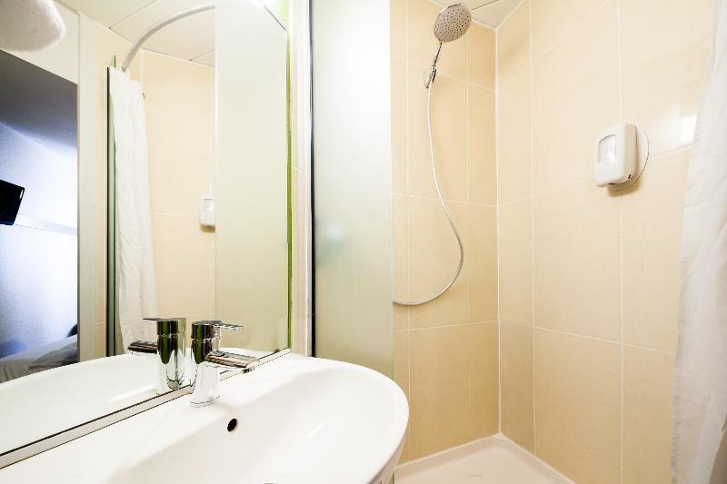 B&B Hôtel MAUREPAS Ngoại thất bức ảnh
