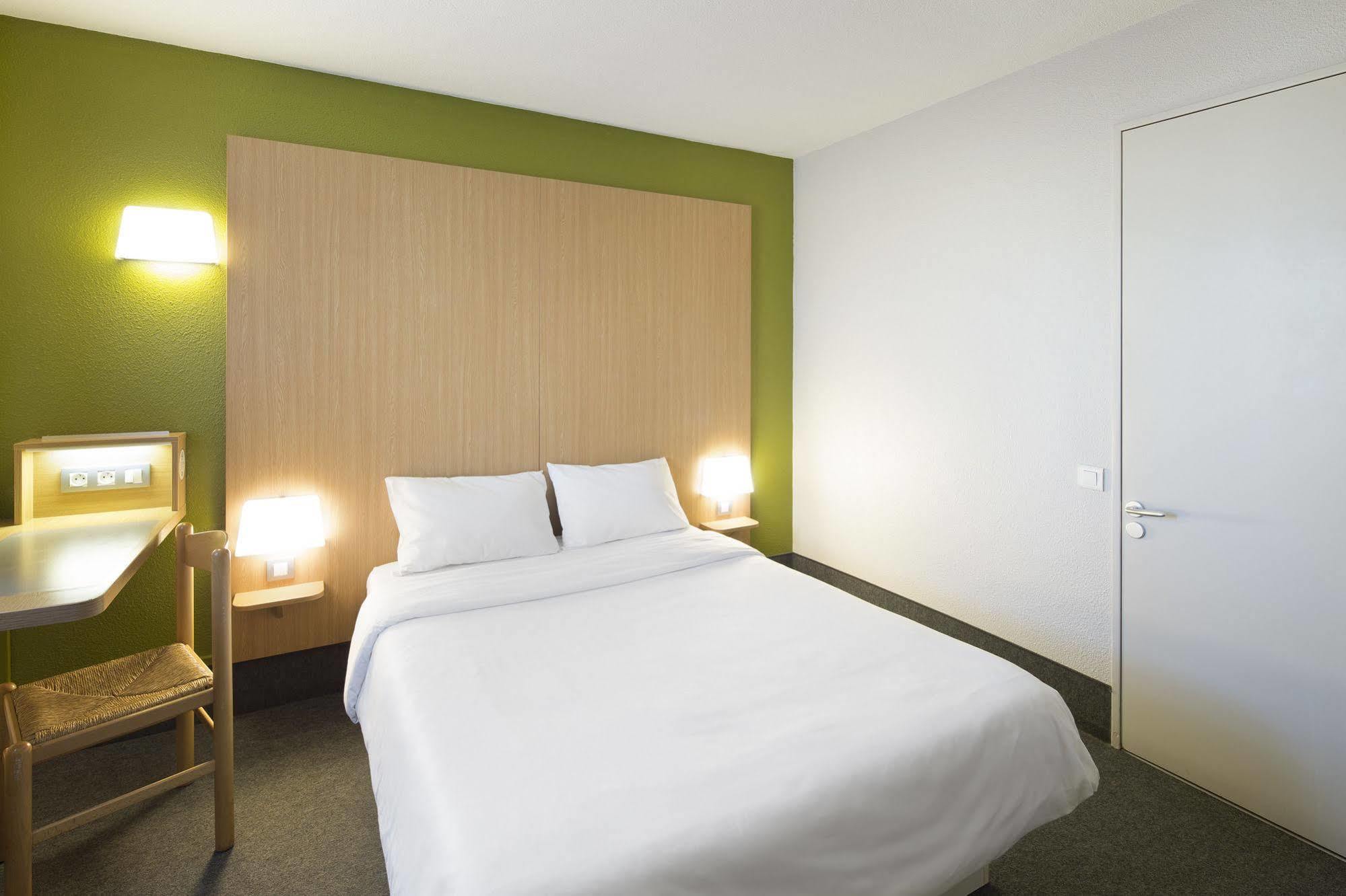 B&B Hôtel MAUREPAS Ngoại thất bức ảnh