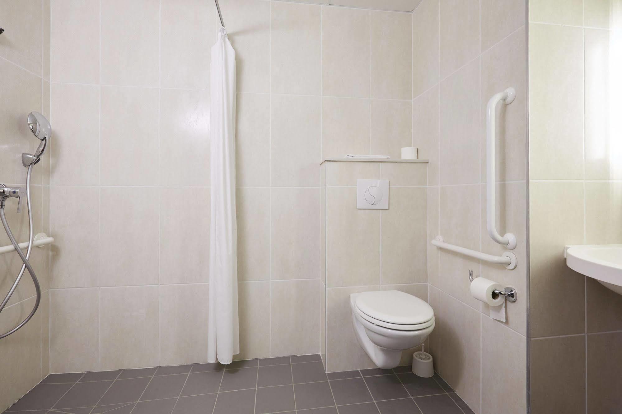 B&B Hôtel MAUREPAS Ngoại thất bức ảnh