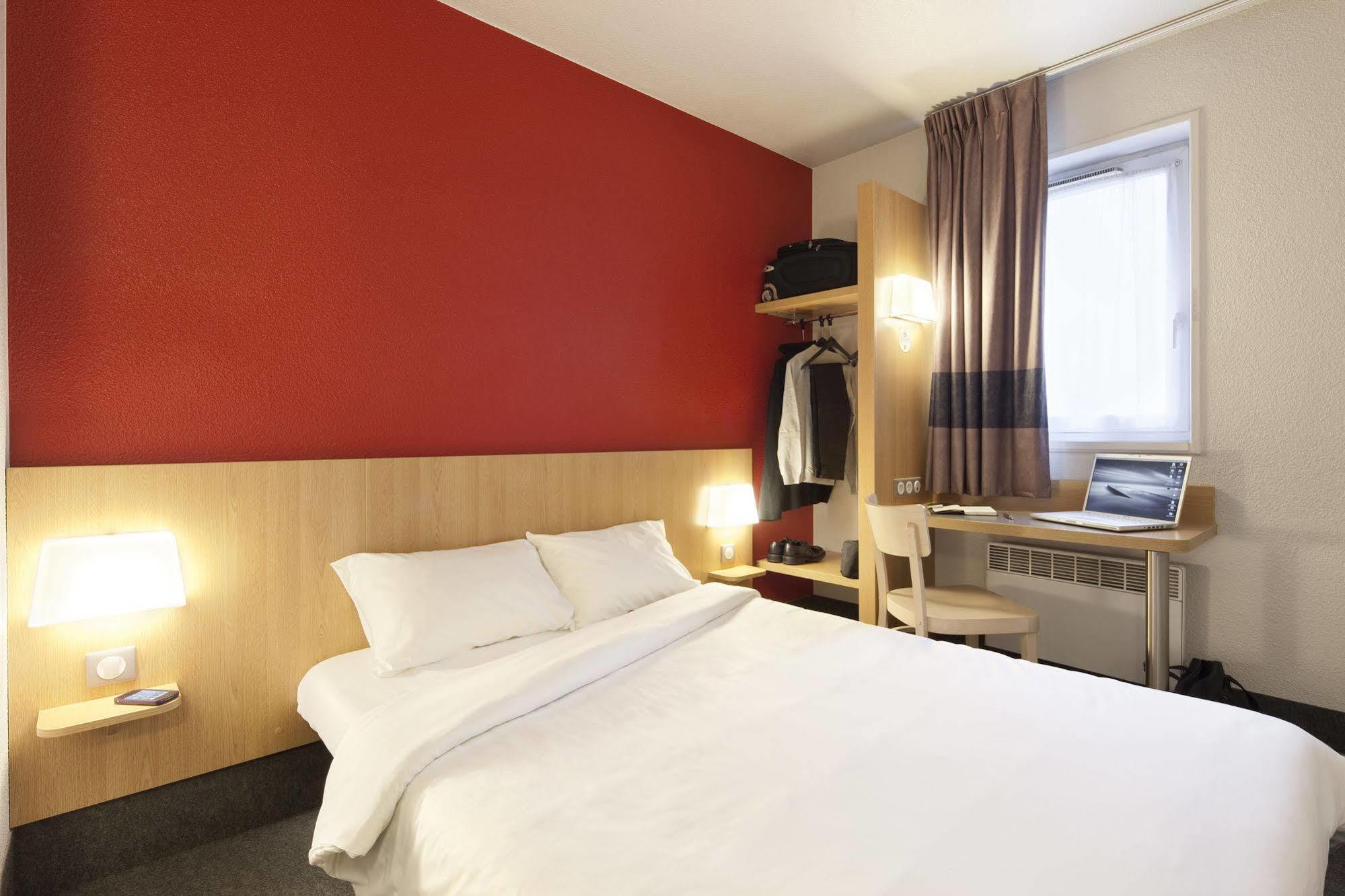 B&B Hôtel MAUREPAS Ngoại thất bức ảnh