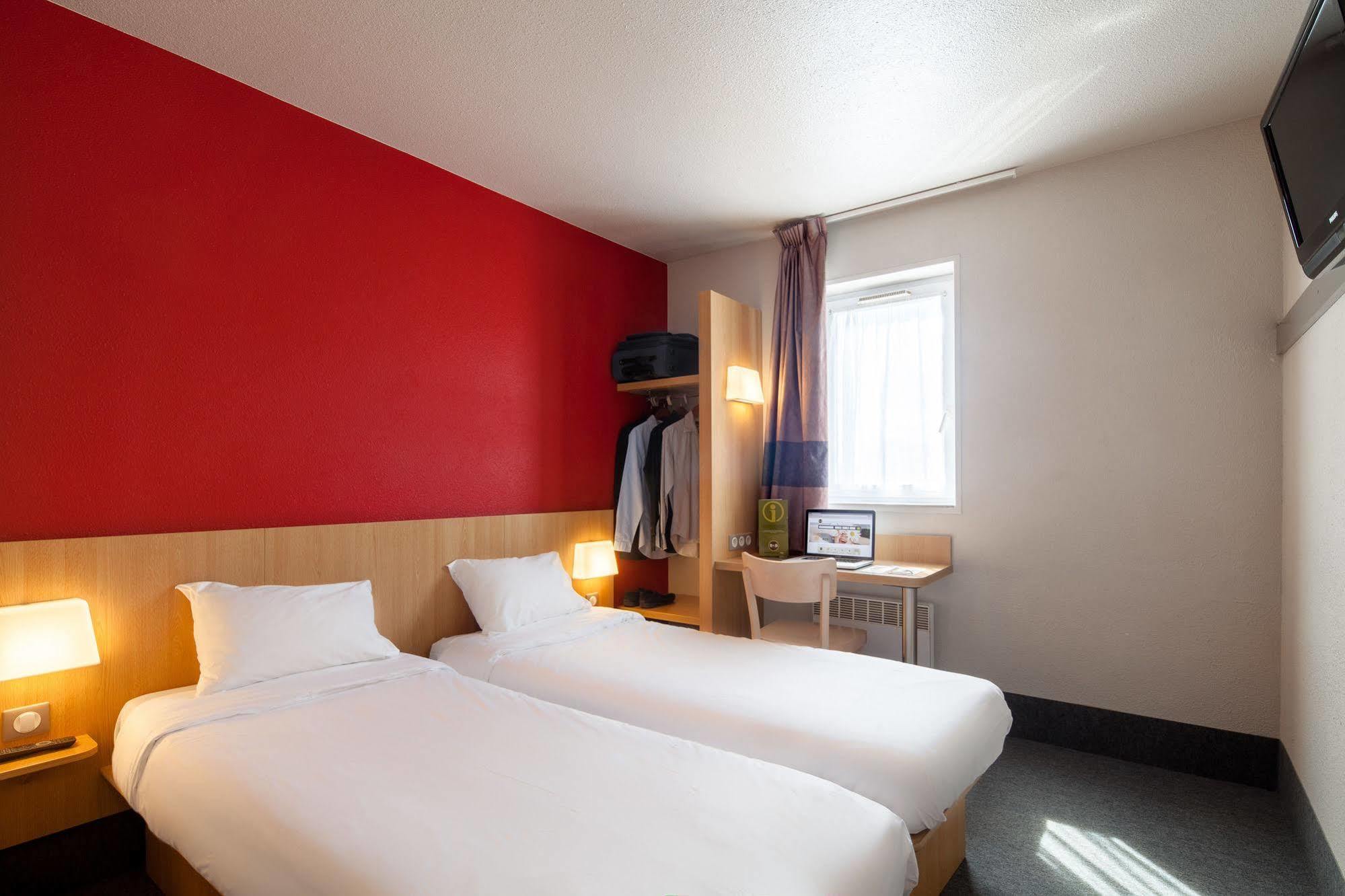 B&B Hôtel MAUREPAS Ngoại thất bức ảnh